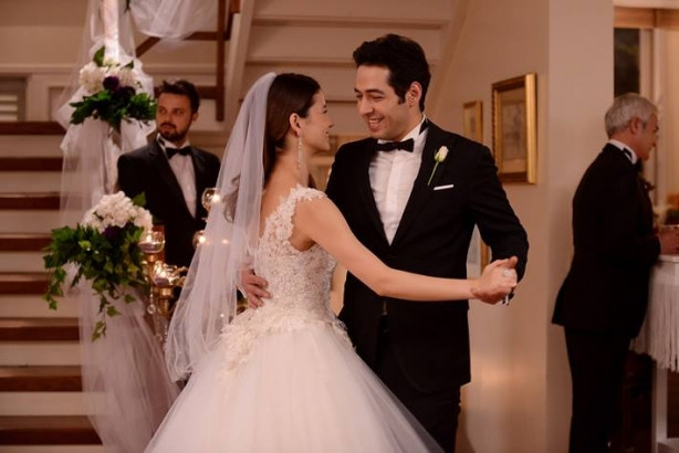 Lanetli dizi!