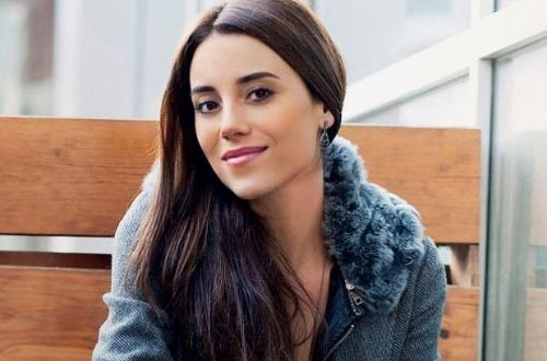 Cansu Dere setlere dönüyor