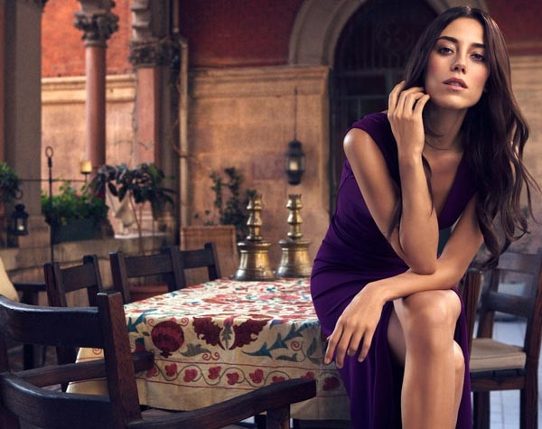 Cansu Dere setlere dönüyor