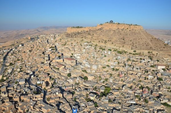 'Asker ve MİT, Mardin Kalesi'ni boşaltsın'