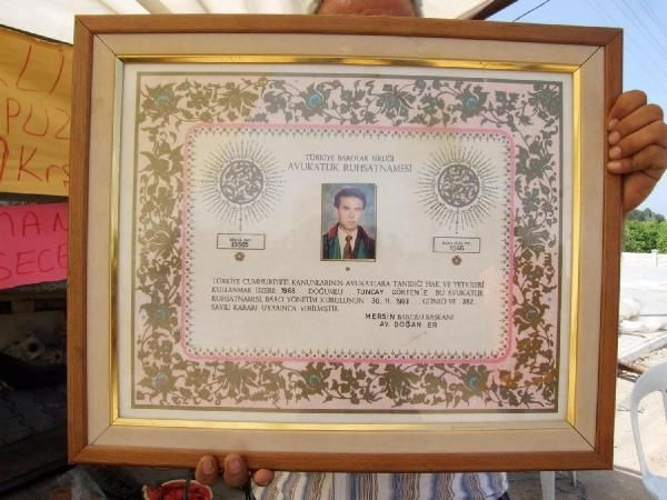 Avukatlığı bıraktı, karpuz satıyor