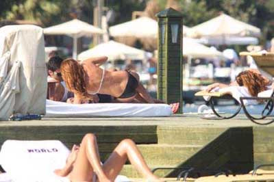 Arkadaşları Euro08de o plajda terliyor