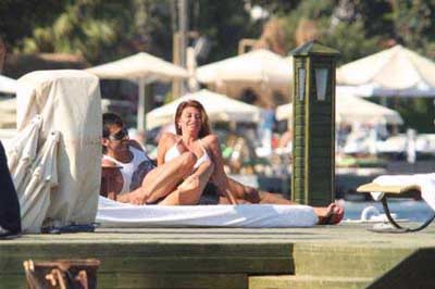 Arkadaşları Euro08de o plajda terliyor