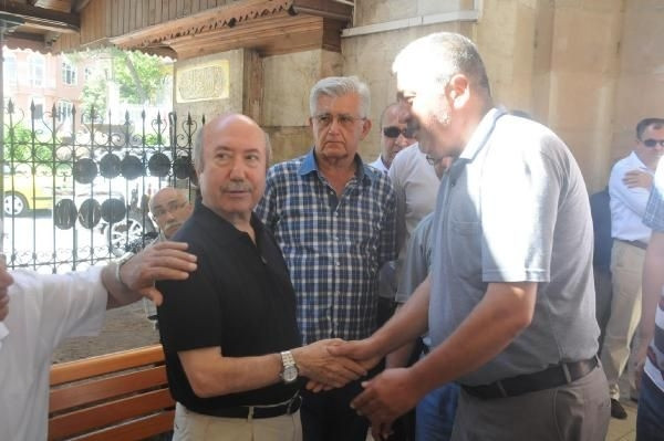 Eski bakanın kardeş acısı