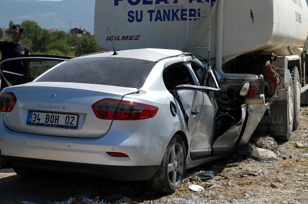 Hurdaya dönen otomobilde 4 kişi öldü!