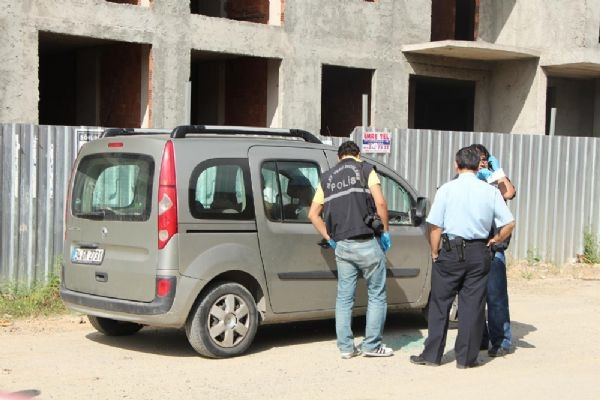 Ağzına silah dayayıp ateş etti