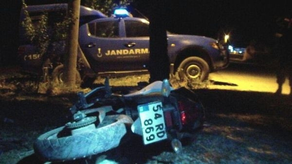 Motosiklet kazasında 2 genç öldü