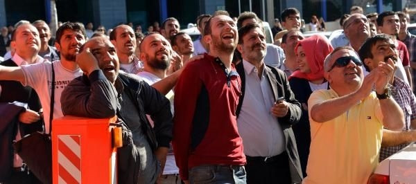 İntihar etmek isteyen genci böyle ikna etti