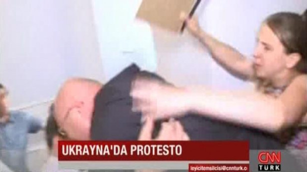 Ukraynalı vali canını zor kurtardı