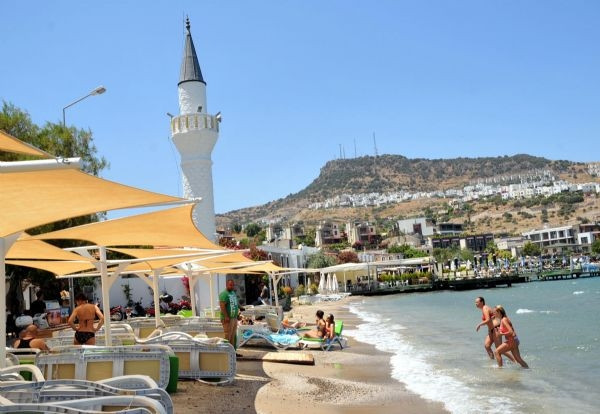 Plaja sıfır cami