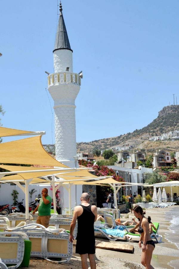 Plaja sıfır cami