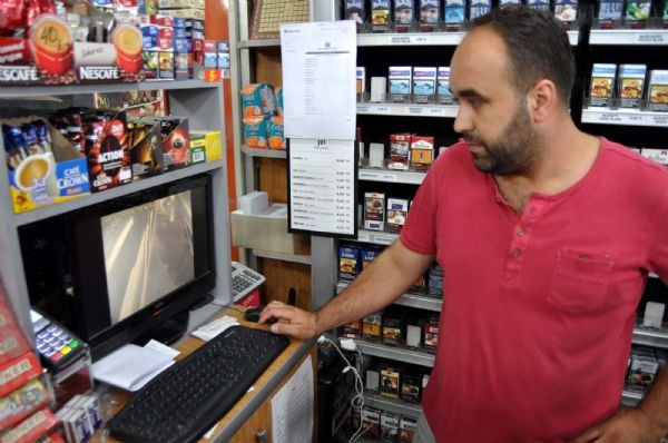 Hırsızları komşu yakalattı