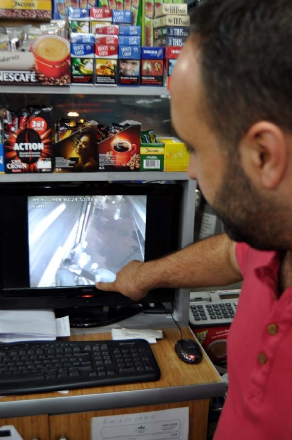 Hırsızları komşu yakalattı