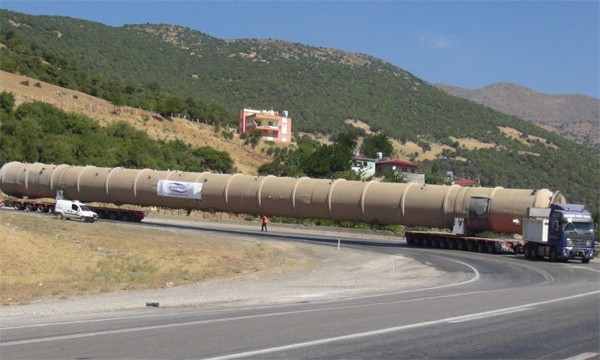 Dev petrol arıtma kulesi Irak'a götürülüyor