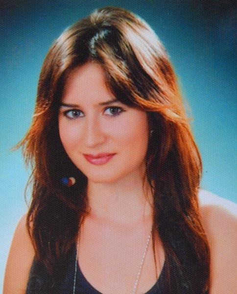 Saçını boyatınca öğretmenlik şansını kaybetti