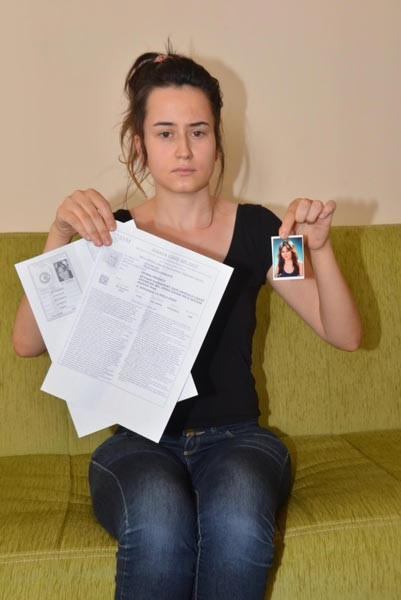 Saçını boyatınca öğretmenlik şansını kaybetti