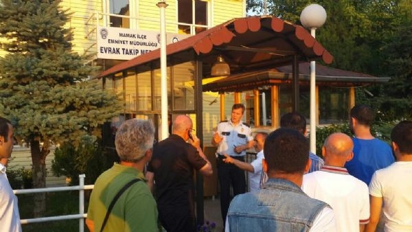 Vekillerin de içinde olduğu otobüs polis merkezine çekildi