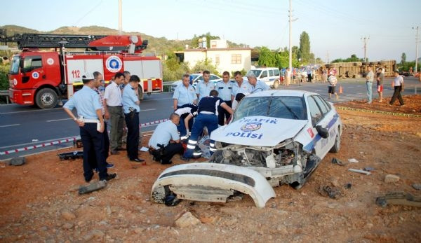 Antalya'da: 1 polis şehit, 1 polis ağır yaralı