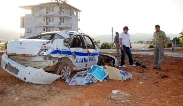 Antalya'da: 1 polis şehit, 1 polis ağır yaralı