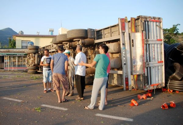 Antalya'da: 1 polis şehit, 1 polis ağır yaralı