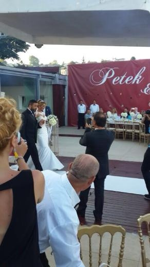 Petek Dinçöz evlendi