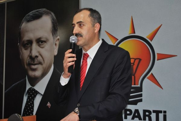 Ak Parti Eski Başkanı'nın oğlu güvenlikçi dövdürdü