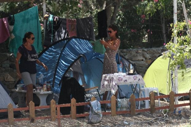 Yıldız Asyalı'nın çadır tatili