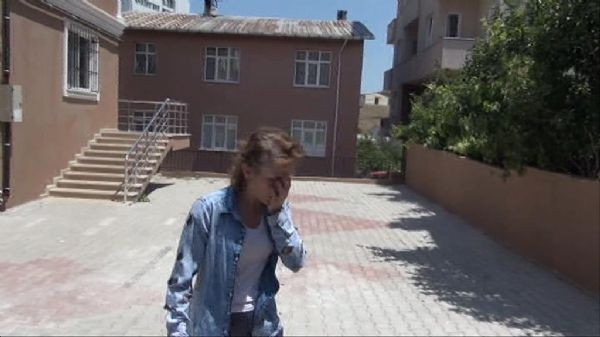 Balkona kaçtı ama kurtulamadı