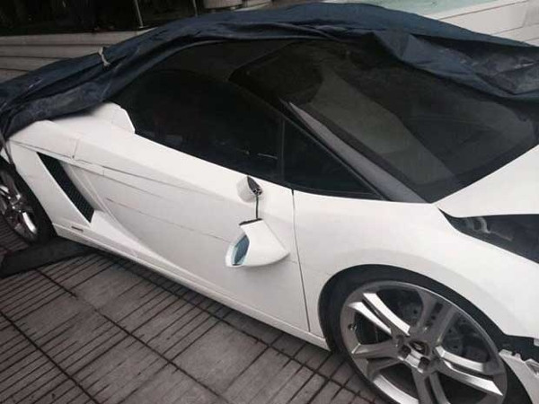 Vale park ederken çarptı gitti güzelim Lamborghini