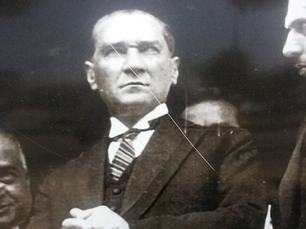 Ulu Önder'e saygısızlık