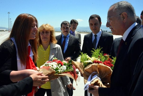 İhsanoğlu'ndan cami için 100 lira