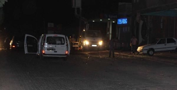Belediye Başkanının aracının geçişi sırasında patlama