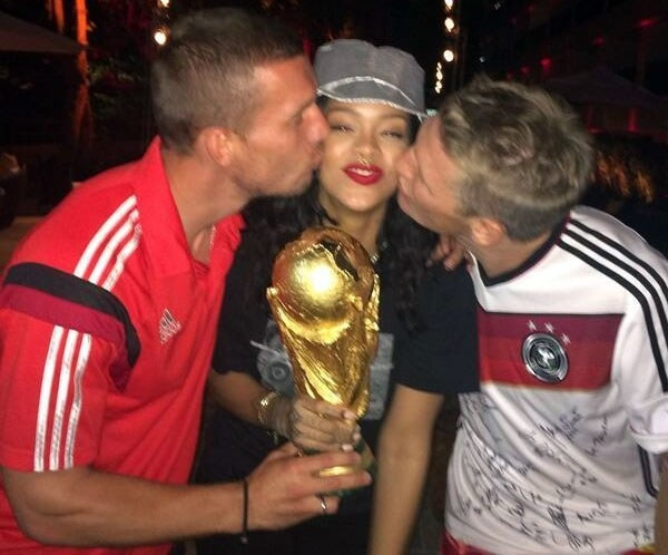 Rihanna'nın gol sevinci olay yarattı