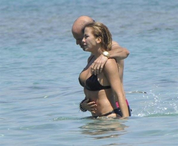 Ivana Sert denizde aşka geldi