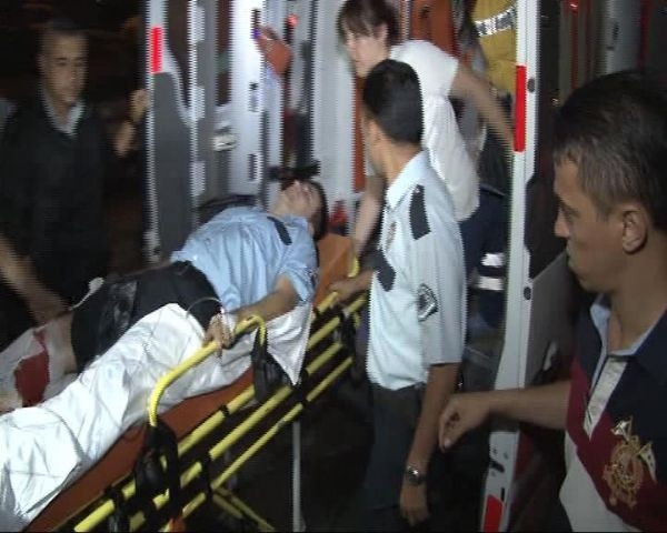 Polislerin üzerine ateş açıldı