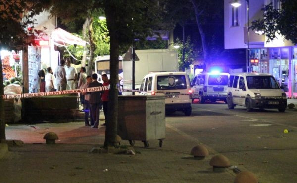 Polislerin üzerine ateş açıldı