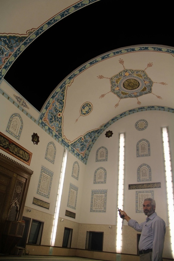 Üzeri açılıp kapatılabilen cami