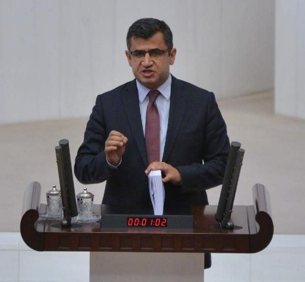 HDP'li vekil Ak Partili Canikli'nin üzerine yürüdü