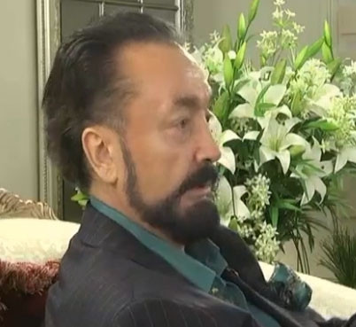 Adnan Oktar'dan kameramana ayar
