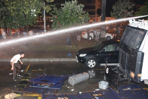 İsrail protestosuna müdahale!