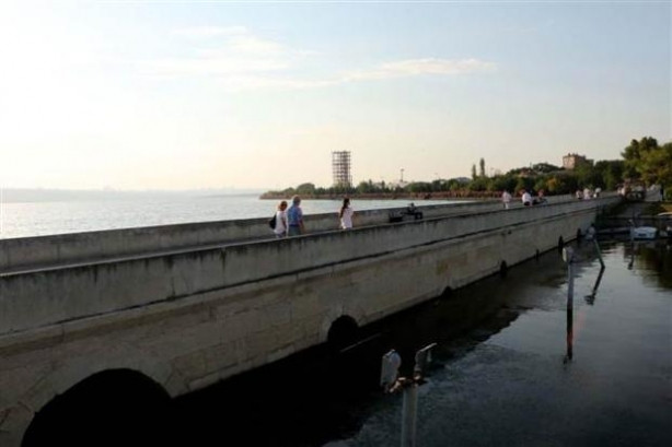 İstanbul'da esrarengiz kule