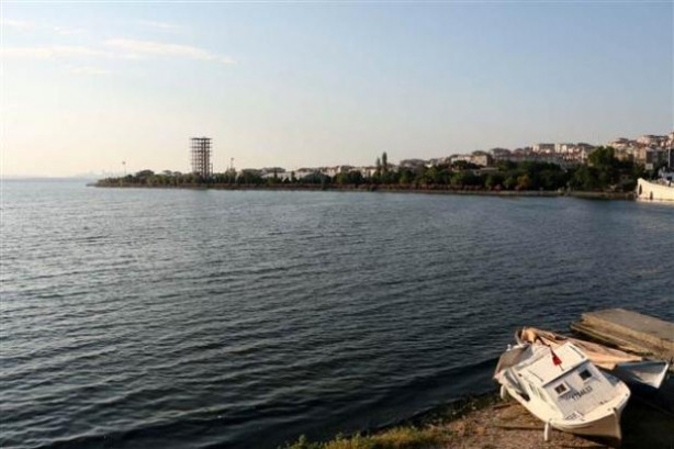 İstanbul'da esrarengiz kule