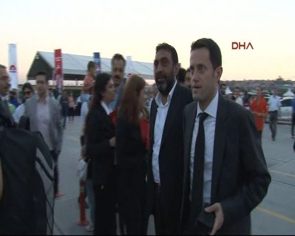 Ak Parti iftarında yıldız yağmuru