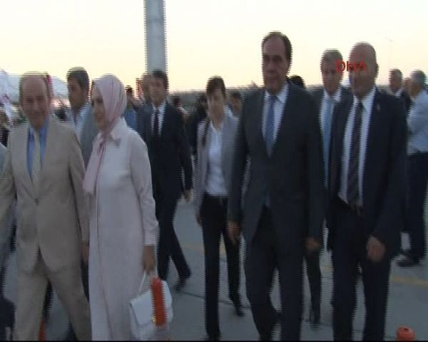 Ak Parti iftarında yıldız yağmuru
