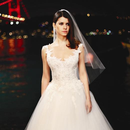 İşte Beren Saat' in gelinliği