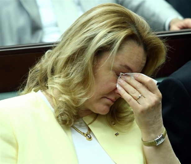 Gözyaşlarını tutamadılar !