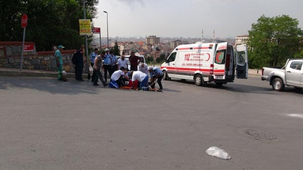 Yolcu minibüsünün açık kapısından düşen kadın ağır yaralandı