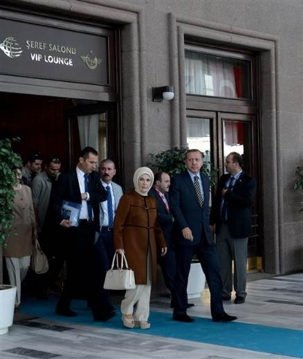 Yüksek Hızlı Tren, Kobra'lar eşliğinde yola çıktı