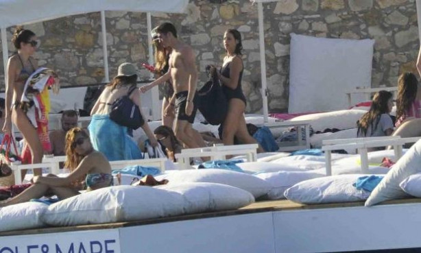 Zehra Çilingiroğlu'da tatile çıktı