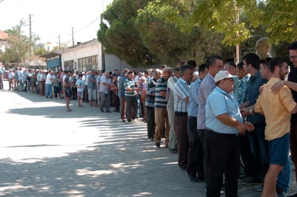 İki köy halkı böyle bayramlaştı